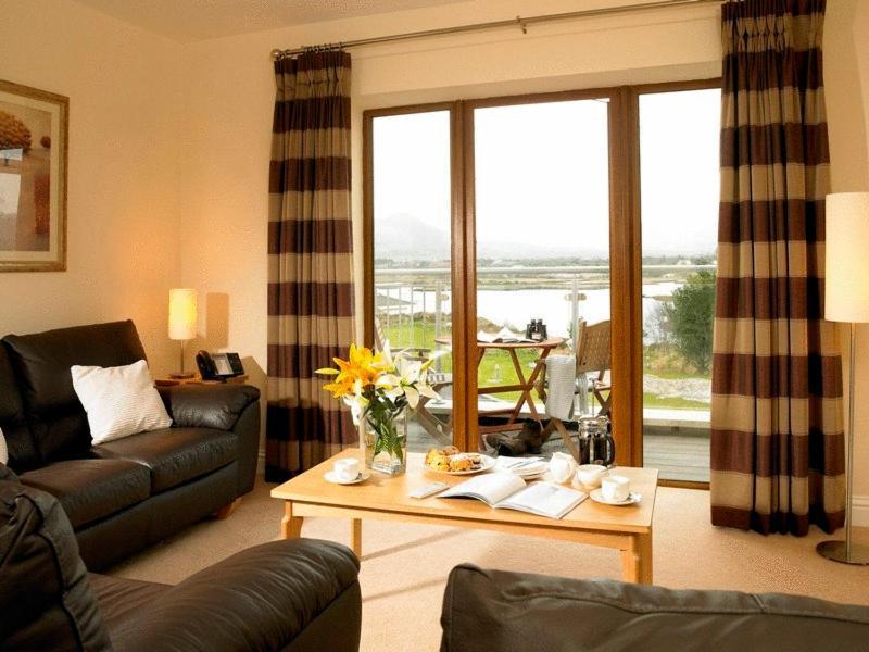Golden'S Cove Apartments At Sneem Hotel Экстерьер фото